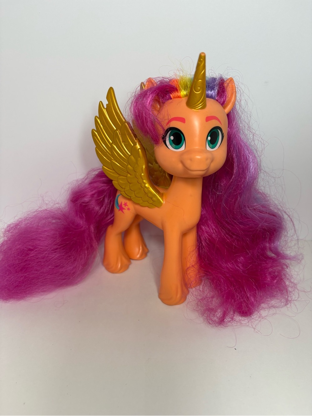 My Little Pony Sunny Starscout Orange Alicorn Figure Gold Wings Rainbow Hair G5